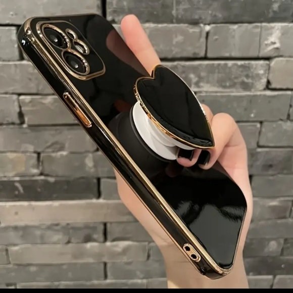 Brand new Apple IPhone 13 Pro Max Love heart bracket 🖤🖤🖤Silicone Phone - Picture 3 of 8